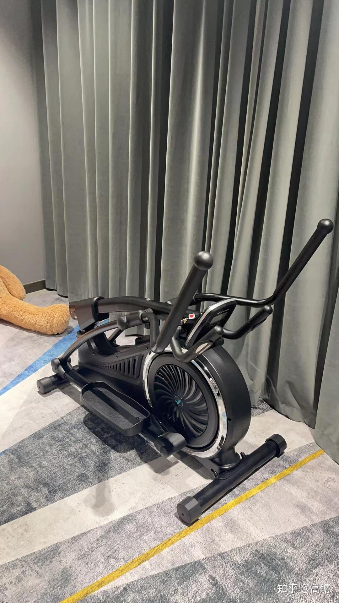 2022年女生翘臀塑形神器麦瑞克蜗牛x椭圆机使用体验