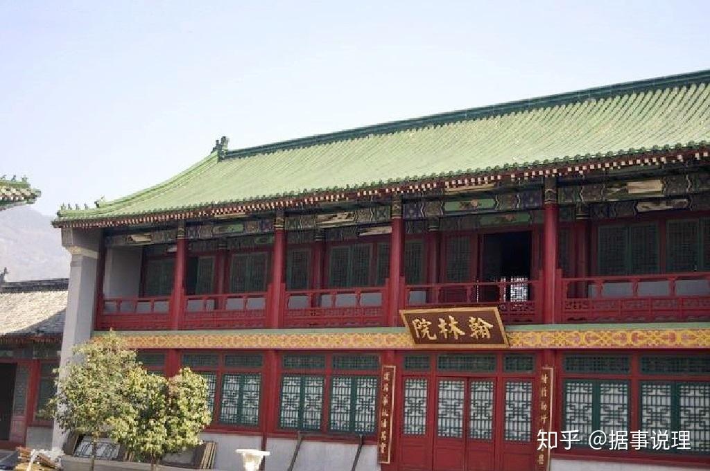 江宁(今南京)小仓山人,清代著名学者,文学家,字子才,号简斋,随园老人