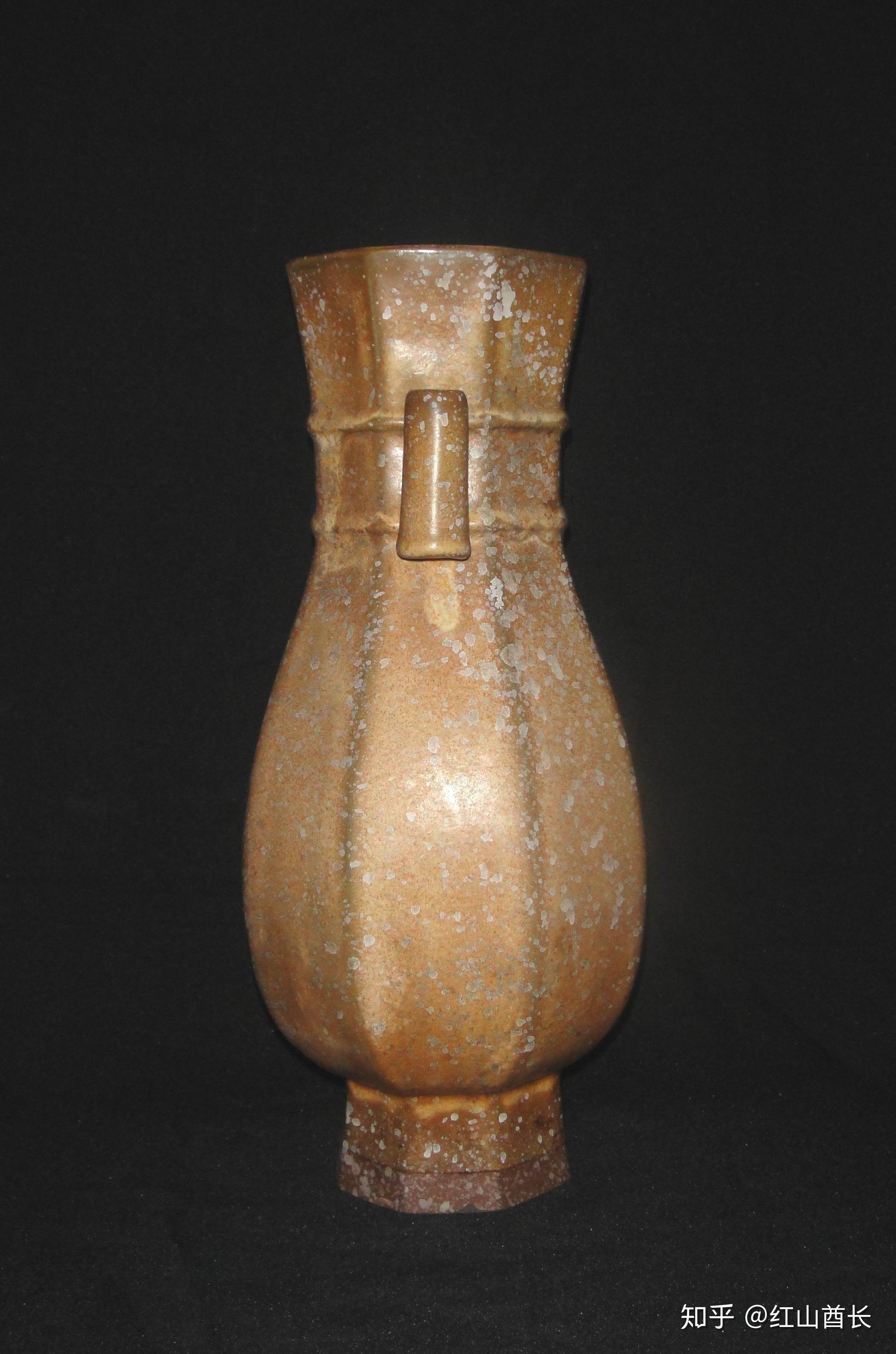 北宋汴京官窑青釉八方贯耳瓶标型检测考释