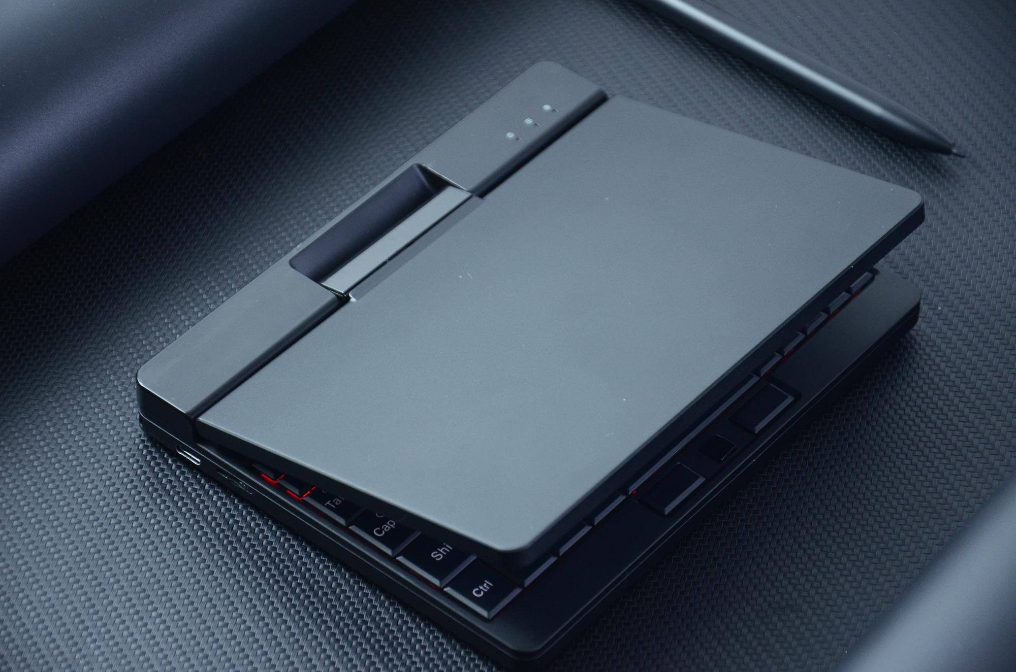 壹号本工程师pc迷你笔记本图赏7英寸屏幕还支持旋转