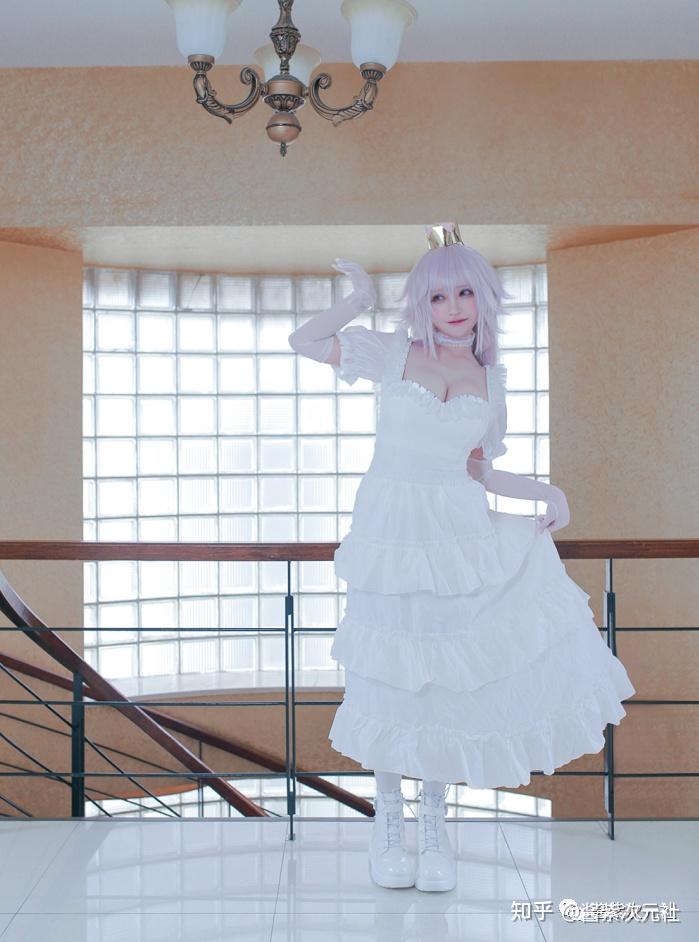 cosplay女神:外网人气也超高二次元风千夜未来 - 知乎