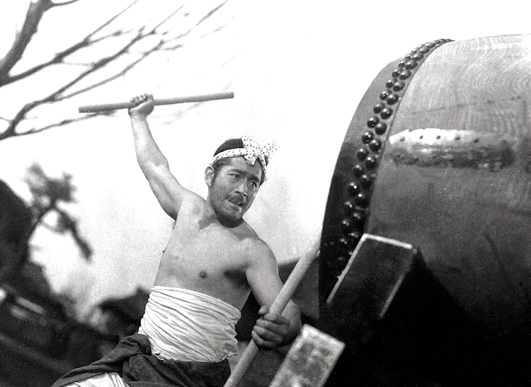 芥川龙之介的公子芥川比吕志一表人才;三船敏郎,高峰秀子保持了一贯