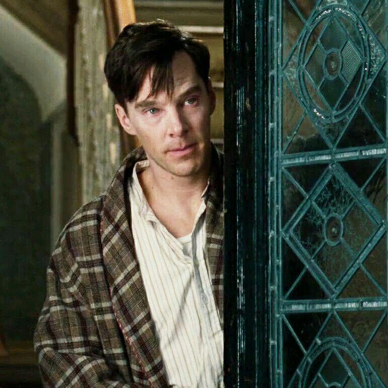 《模仿游戏》图灵