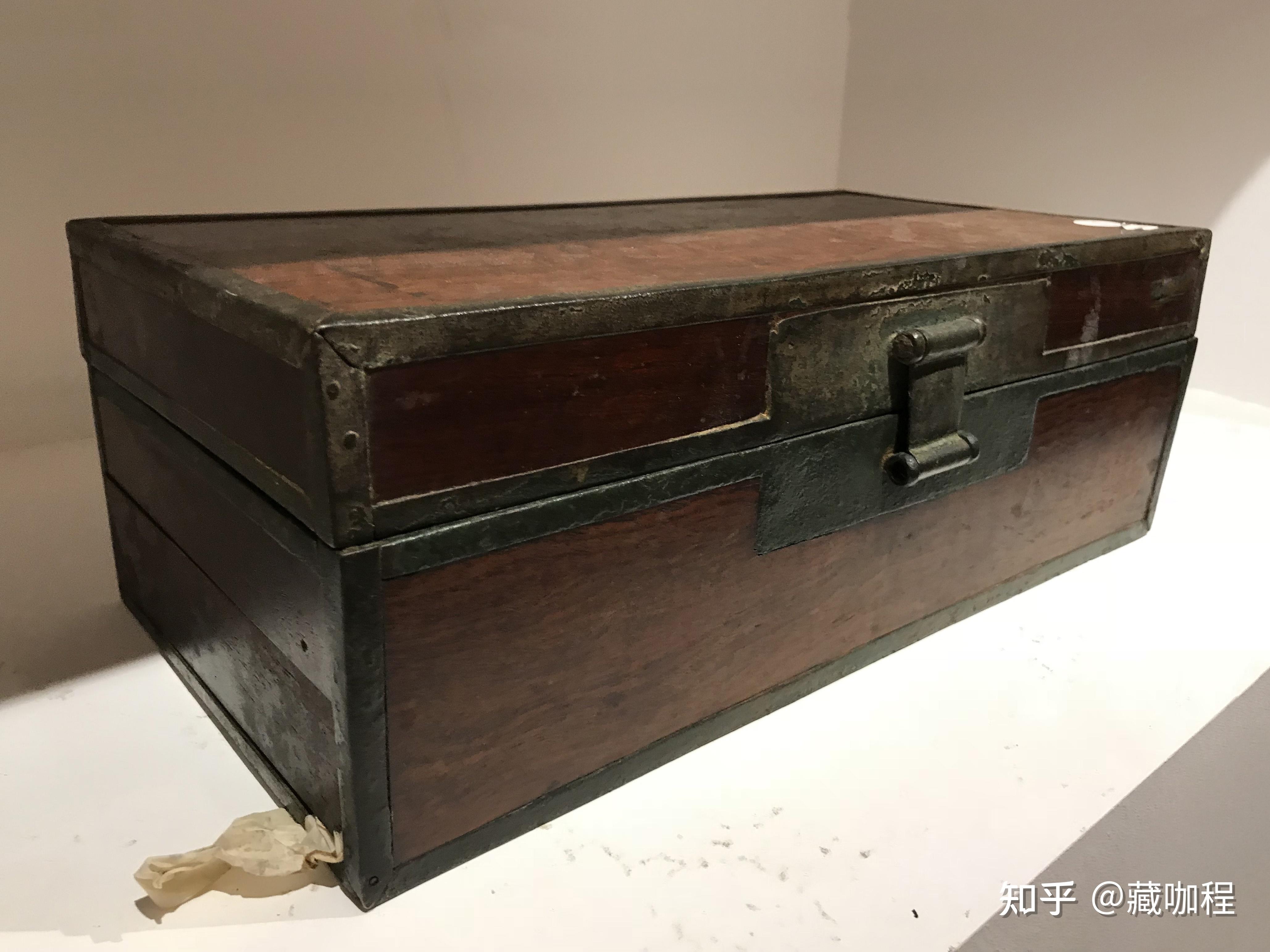 多件盒箱同场展拍,黄花梨带暗屉书匣未成交 - 知乎