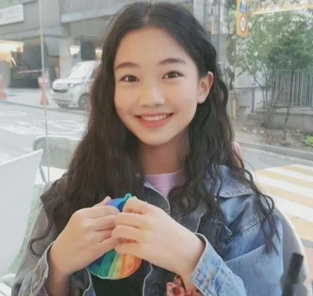 韩国舞蹈神童罗夏恩签约sm娱乐公司