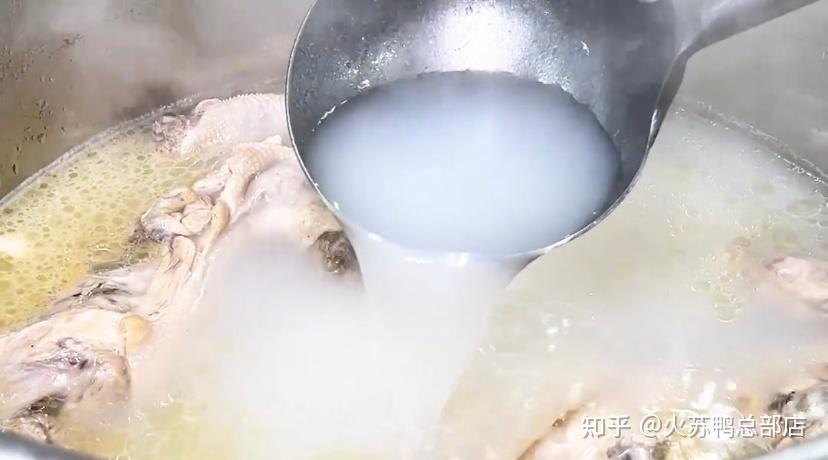 熬制高汤，这两种食材搭配，轻松做出又白又浓的美味高汤！ - 知乎
