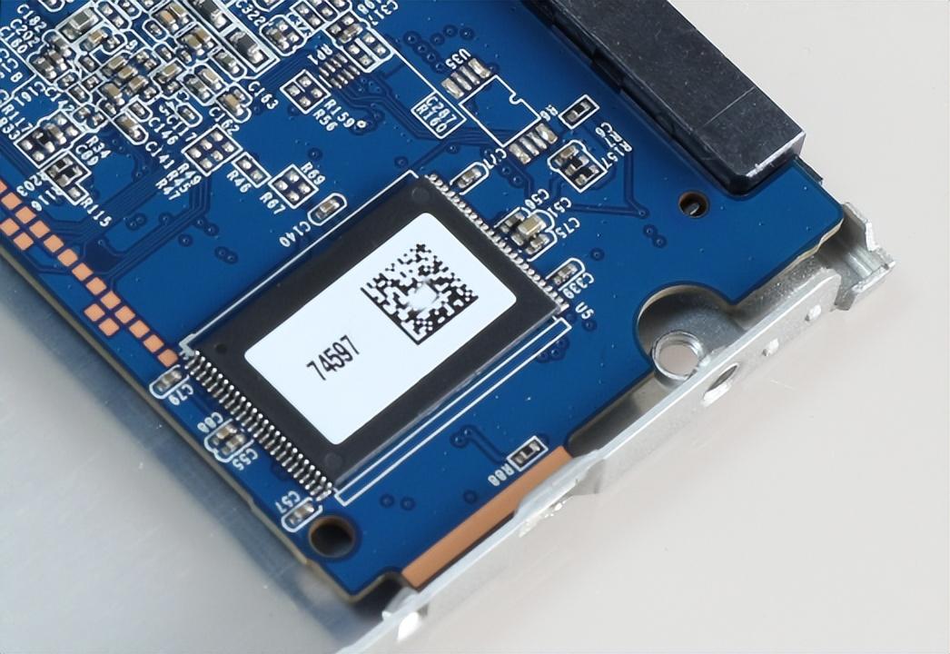 性能、稳定兼备，原厂主控、eTLC闪存-东芝A100 240G SSD体验 - 知乎