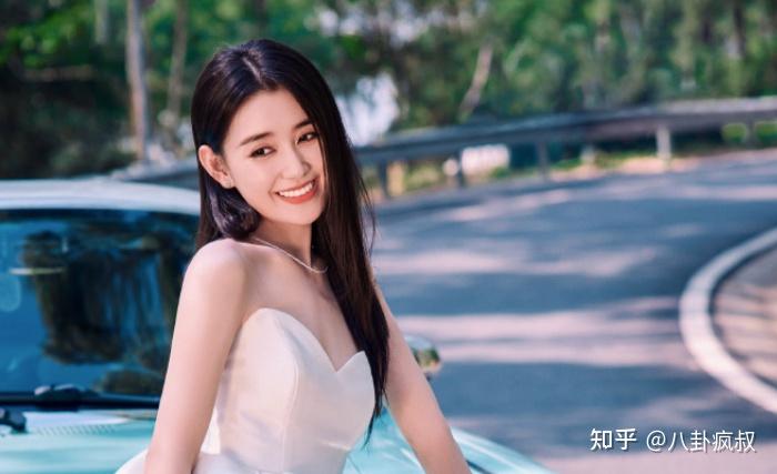lisa转型女优陈坤男同实锤杨幂魏大勋同台邓伦直播带货宋祖儿复出