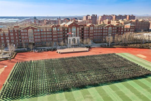 青岛航空科技职业学院学子以崭新的面貌,强势开启新学期