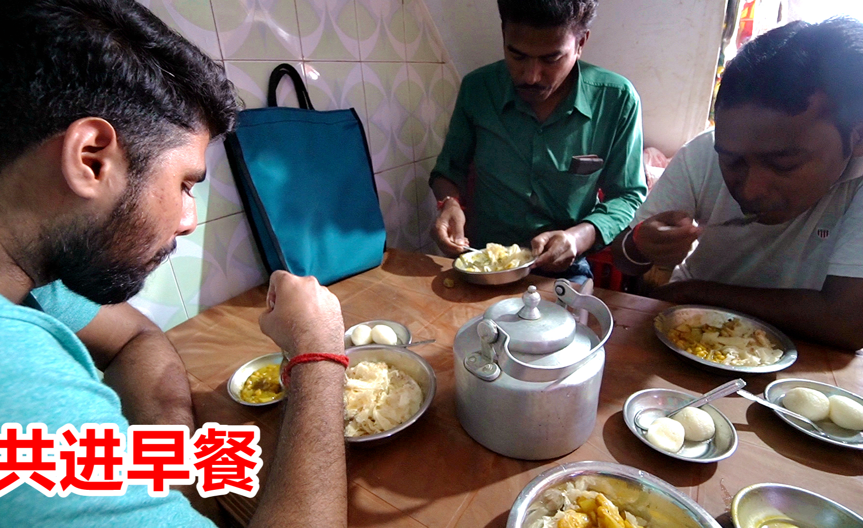 印度人早餐吃什么?中国小伙实拍印度商店,做饭姿势很特别