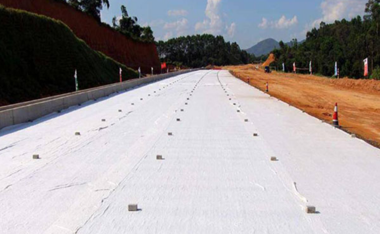 毕竟明天又是新的一天 路面养护土工布 在公路养护施工申很多情况下是