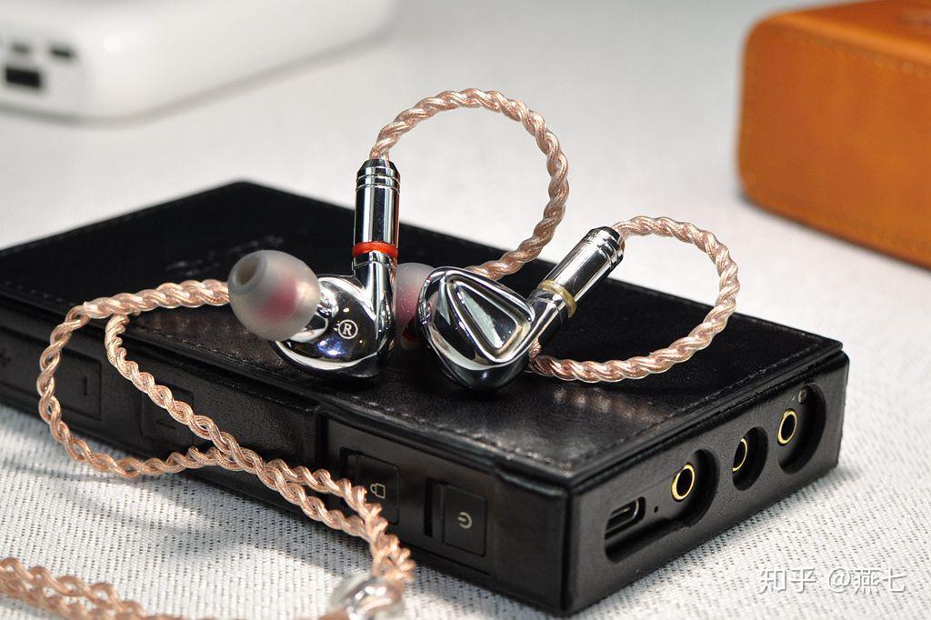 被youtube耳机大佬封为年度必买之作tinhifip1平板耳机评测