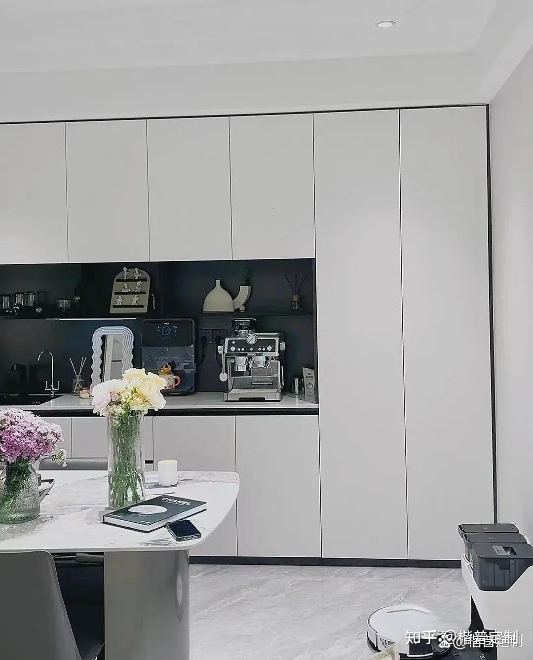 黑白灰简约风餐边柜