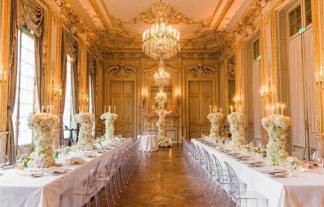 被《福布斯》评为世界十大顶尖奢华晚会之一的巴黎名媛舞会(le bal)