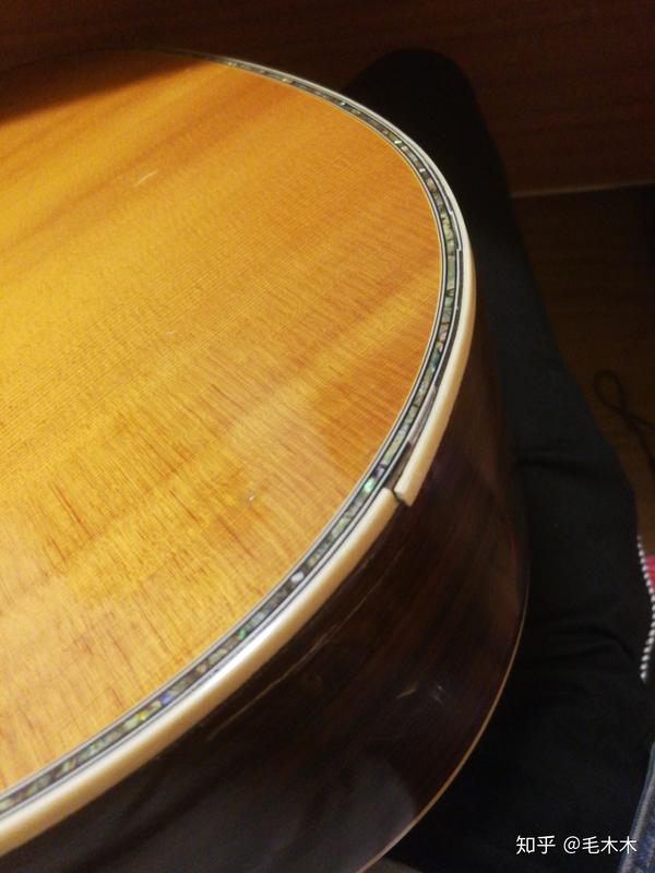 吉他面板旁边开裂了怎么弄,求大神?