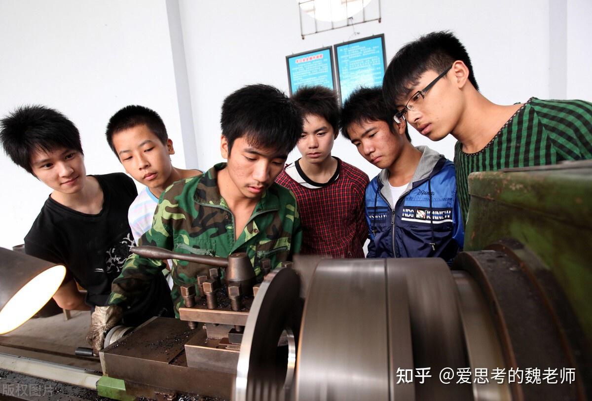 学习吃力跟不上厌学情绪严重动手能力强的孩子该如何引导鼓励