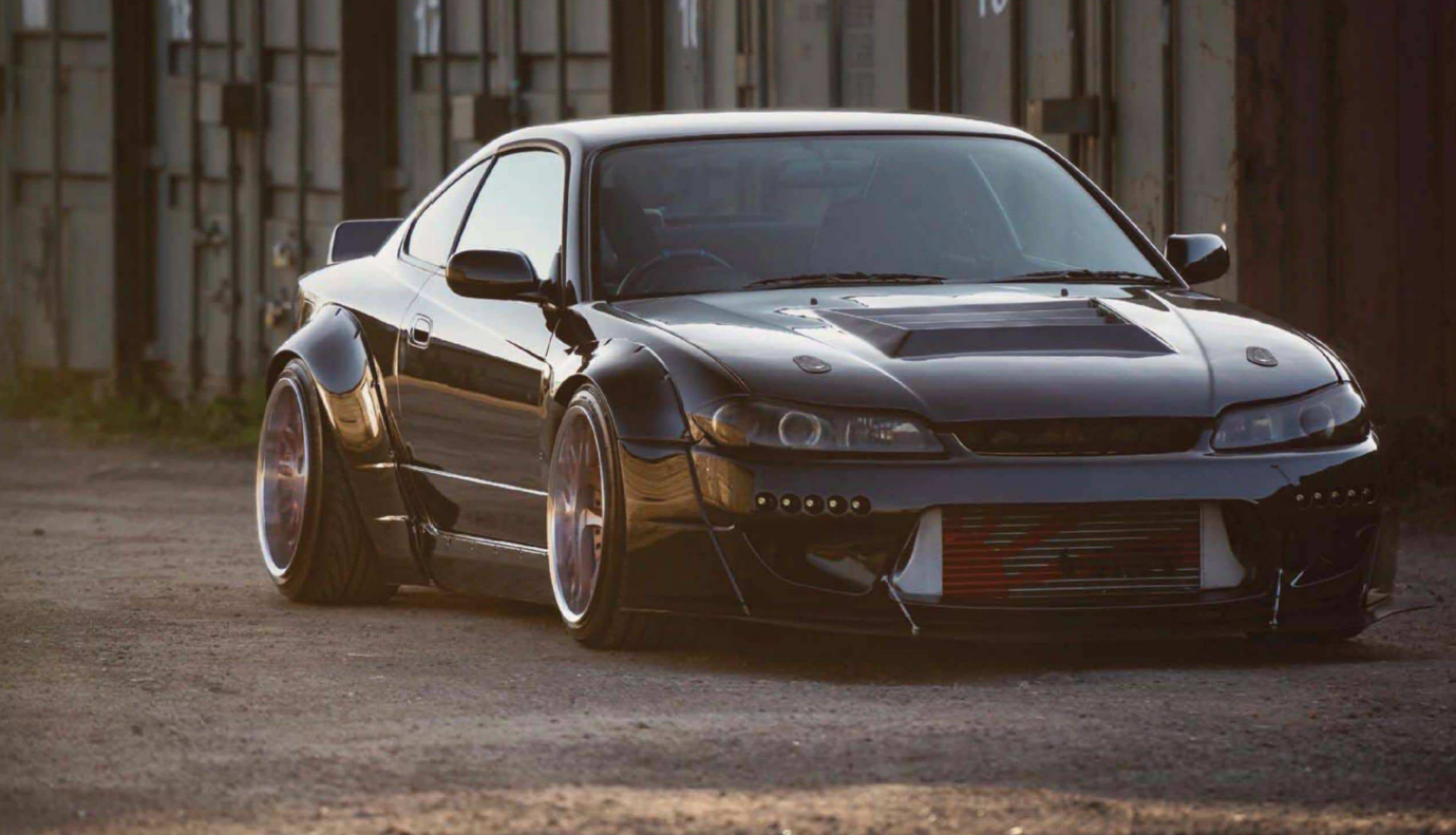 经典的漂移神车头文字d中的s15silvia