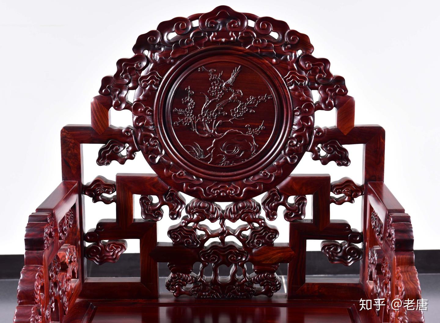 【木】　★ 家具 紅木浮彫如意紋五足小花台 ★　時代物　花卉 彫刻文様　明清家具 黄花梨| 插屏一木对开，山水纹蜿蜒如秘境，鬼眼藏灵韵。一木一