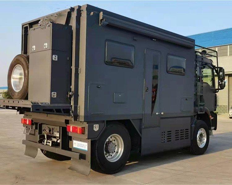 国产重汽汕德卡房车蓝牌c找可驾驶硬派越野私人订制