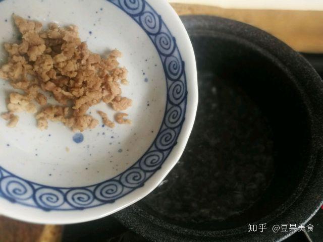 宝宝多大可以添加辅食啊?什么APP上的辅食制