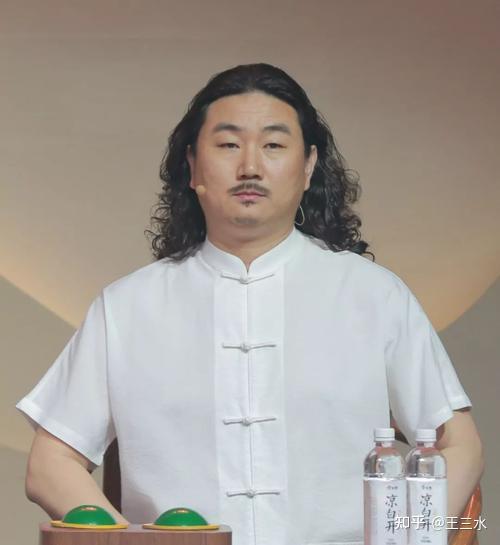 专家崔凯估价1000万元藏家估价3亿元真有本事还四处走穴吗