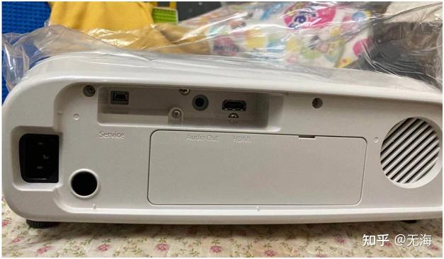 电源线,两节电池,一份说明书(说明书真的很简单,但爱普生的售后真心好