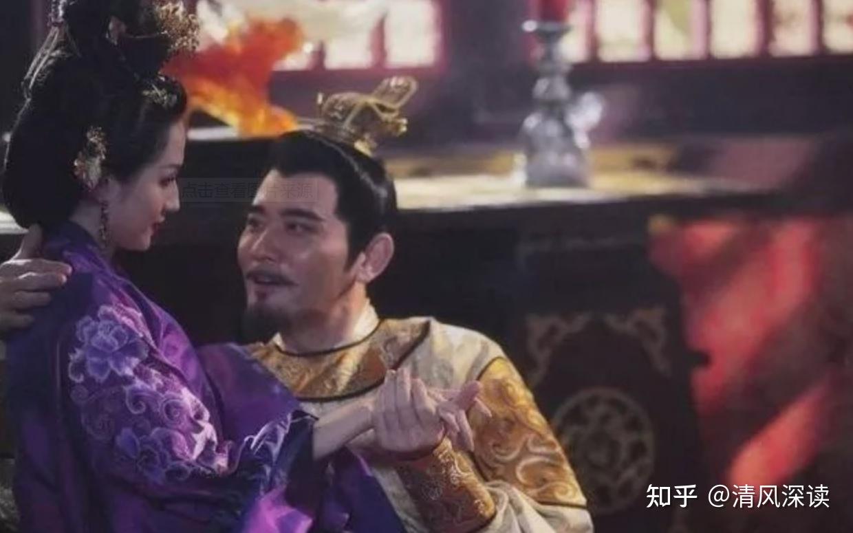 宣华夫人刚准备更衣，突然发现身后有一双眼睛盯着她，慌乱中被抱住了后腰，她能否逃过此劫难？ - 知乎