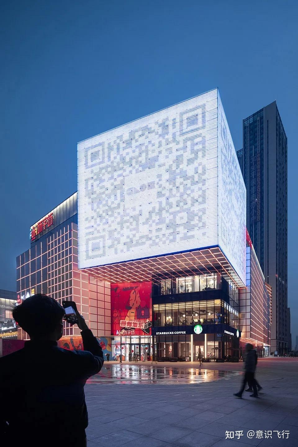 最炫酷的表情:购物中心外立面特辑