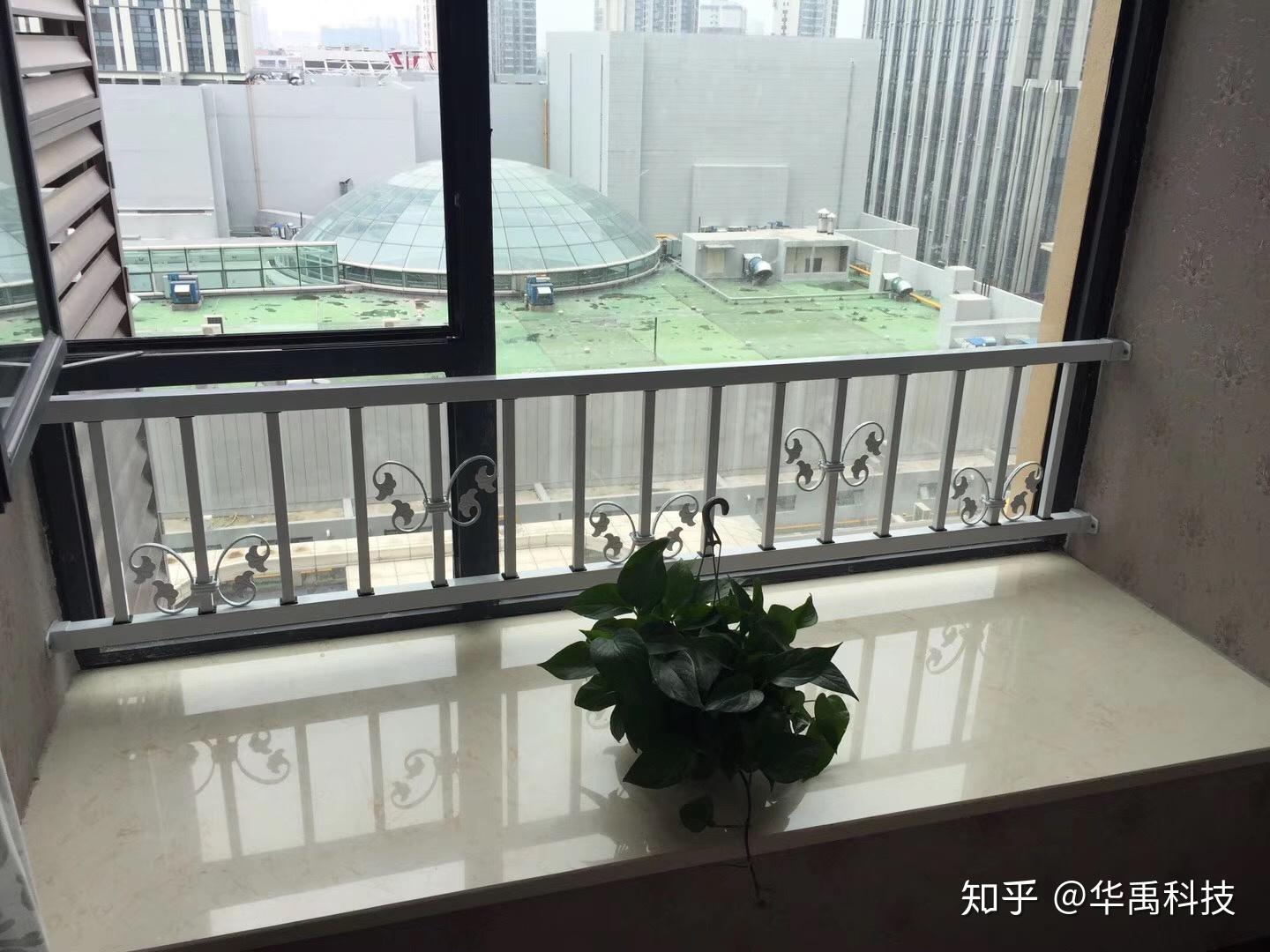 源头厂家阳台护栏 锌钢窗台防护栏飘窗护栏空调栏杆格栅建筑护栏-阿里巴巴