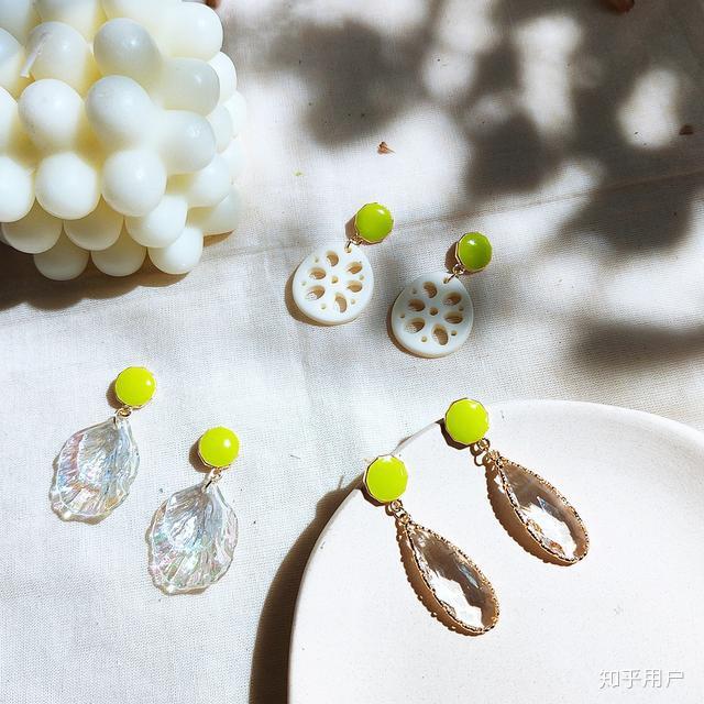 装饰品耳钉高级感 v2-1998bac6199e1ec00bfec9bc2fef844e_r.jpg
