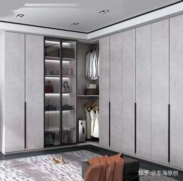 定制家具中柜门的材质如何选择