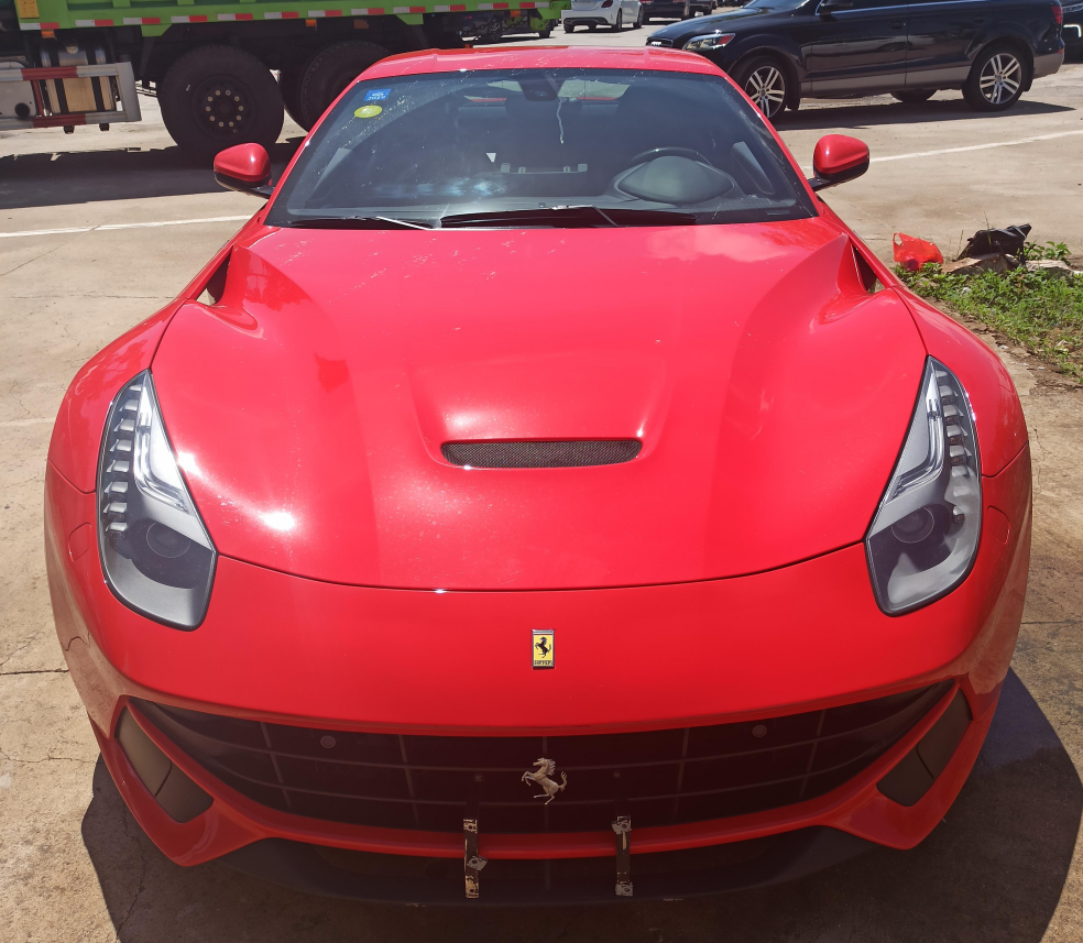 为圆超跑梦花240万买台二手法拉利f12,再开两年能亏多少? - 知乎