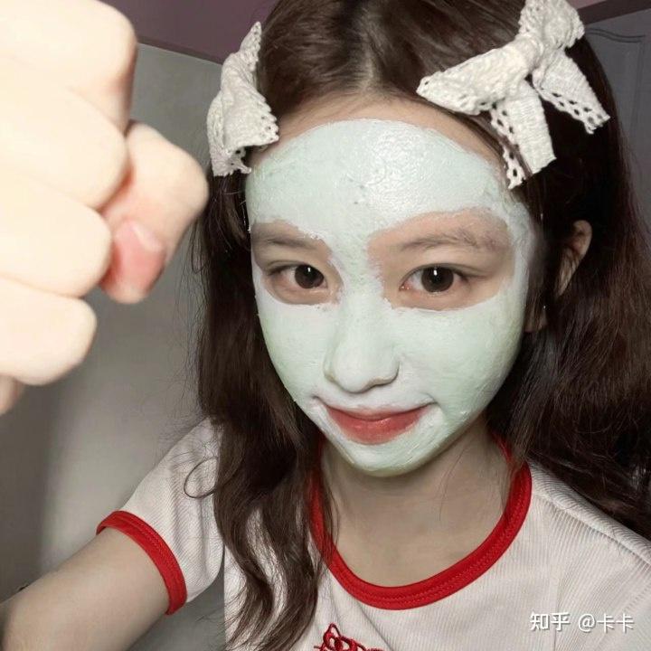怎么让自己看起来很上镜 v2-19cd4d9cd1dae3db9c67e9e27fbbabd3_r.jpg