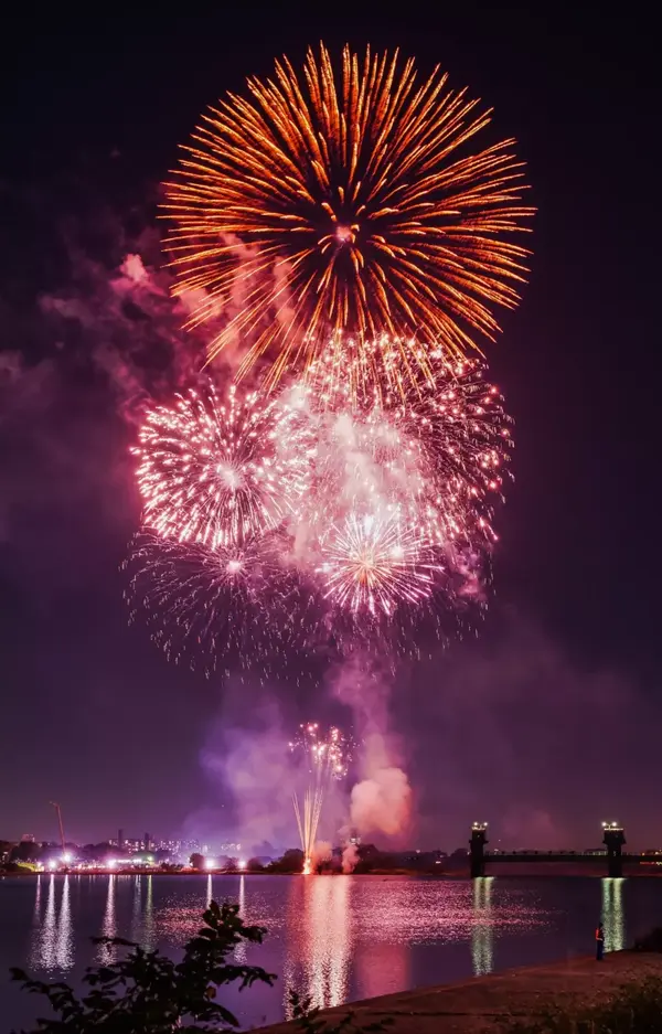 19花火大会日程出炉 跟喜欢的人在烟花下约会吧 知乎