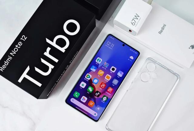 核心性能方面,红米note 12 turbo搭载了第二代骁龙7 处理器,采用