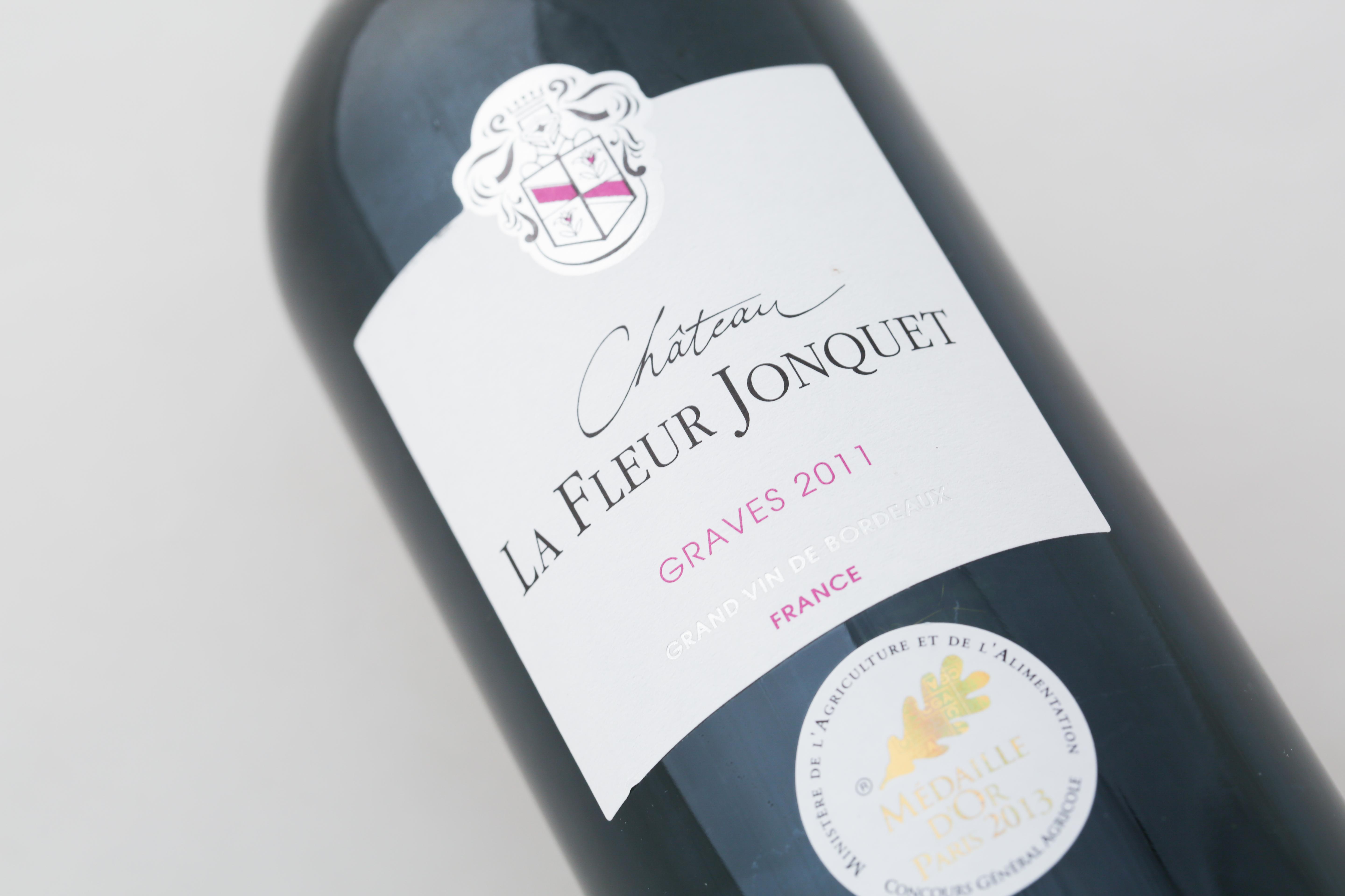 此次的冠军奖品法拉荣歌干红葡萄酒(ch09teau la fleur jonquet)