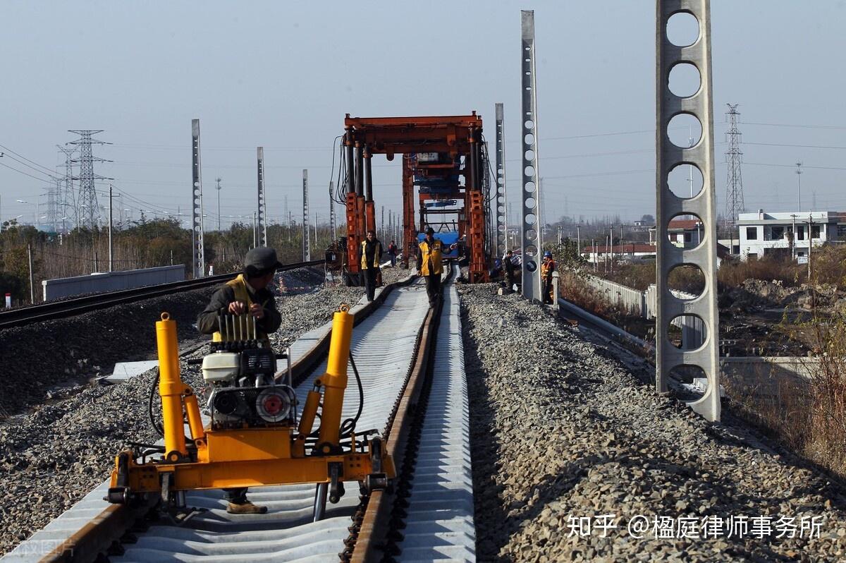 “四纵四横”到“八纵八横” 中国铁建助力中国高铁一路飞驰|中国铁建|动车组|高铁_新浪新闻