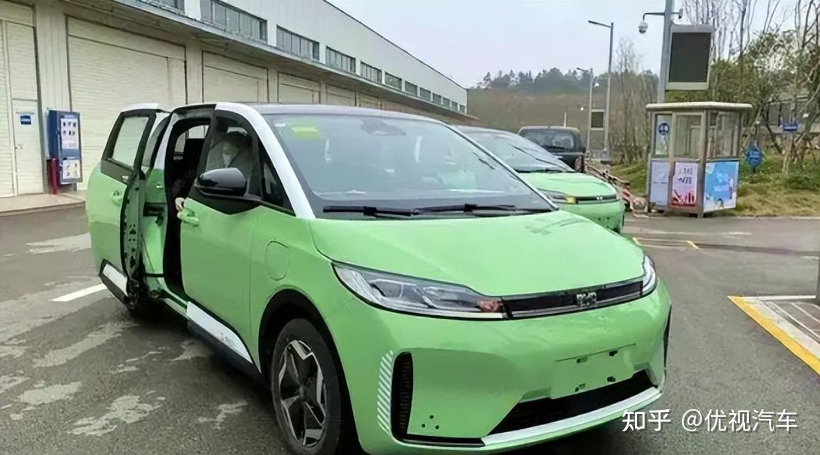 比亚迪d1家用版mpv定位配侧滑门续航418km优惠后13万