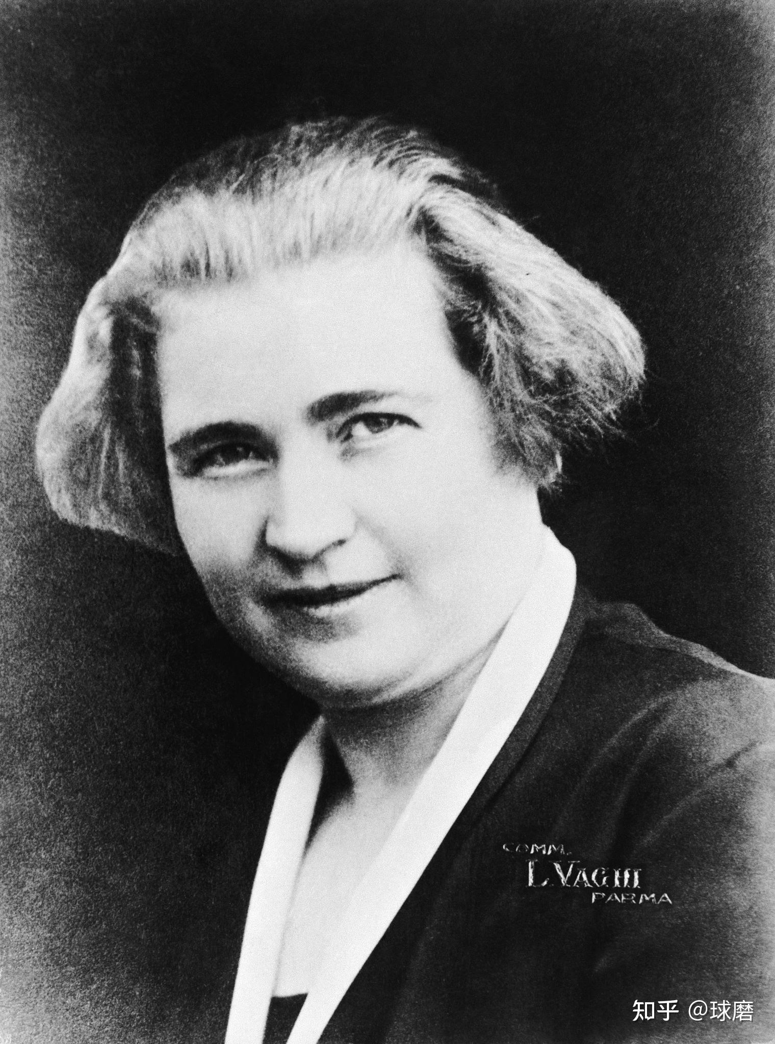 墨索里尼的第二任妻子雷切尔·墨索里尼至此,来一段简短的总结.