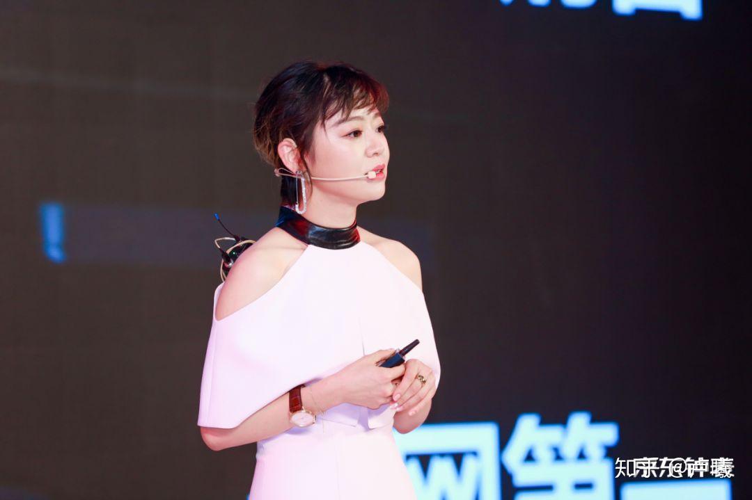 陈婉是京东零售时尚居家平台事业群钟表业务部总经理,掌握着京东钟表