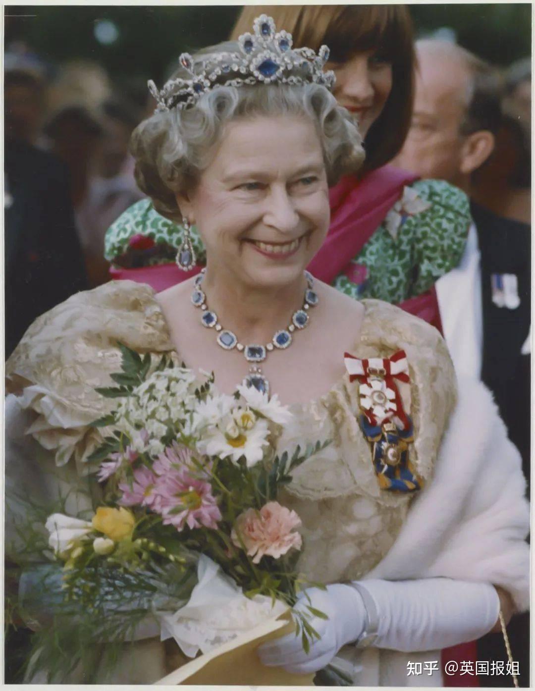 英国女王的王冠与珠宝