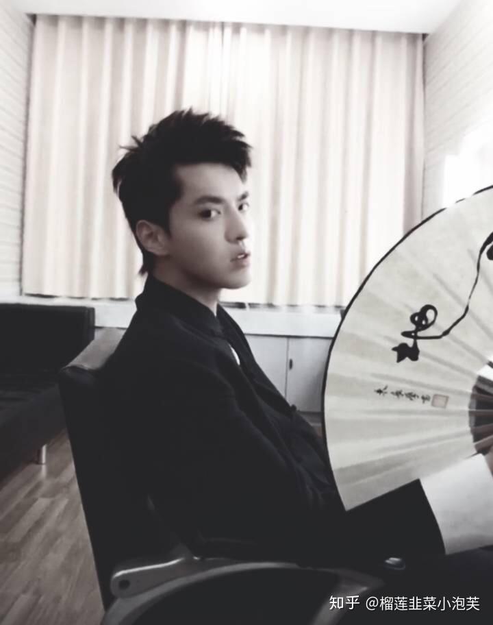 如何看待最近央视频繁表扬吴亦凡?