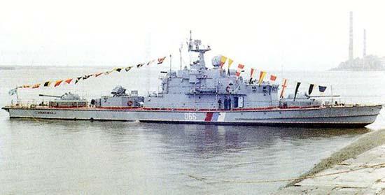 坦克炮艇内河海军主战装备艇载主炮是坦克炮