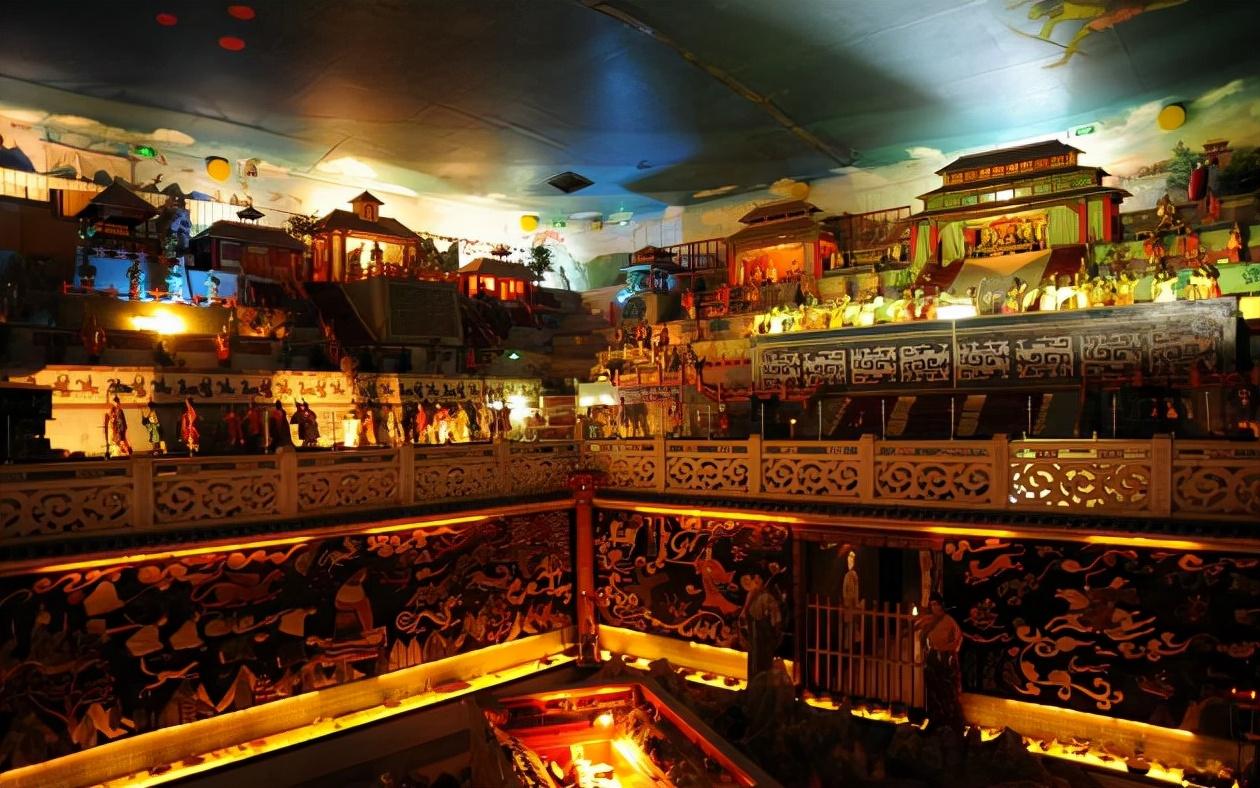 秦始皇陵现在保存很好,有人盗过,但没盗到封土,更没有到地宫.