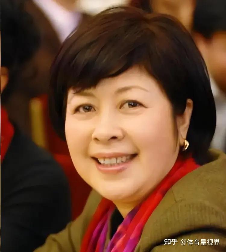 王京花从小助理到内娱第一人她的一生充满传奇