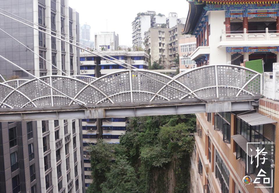 最牛悬空天桥离地658米重庆魔幻网红桥霸气十足