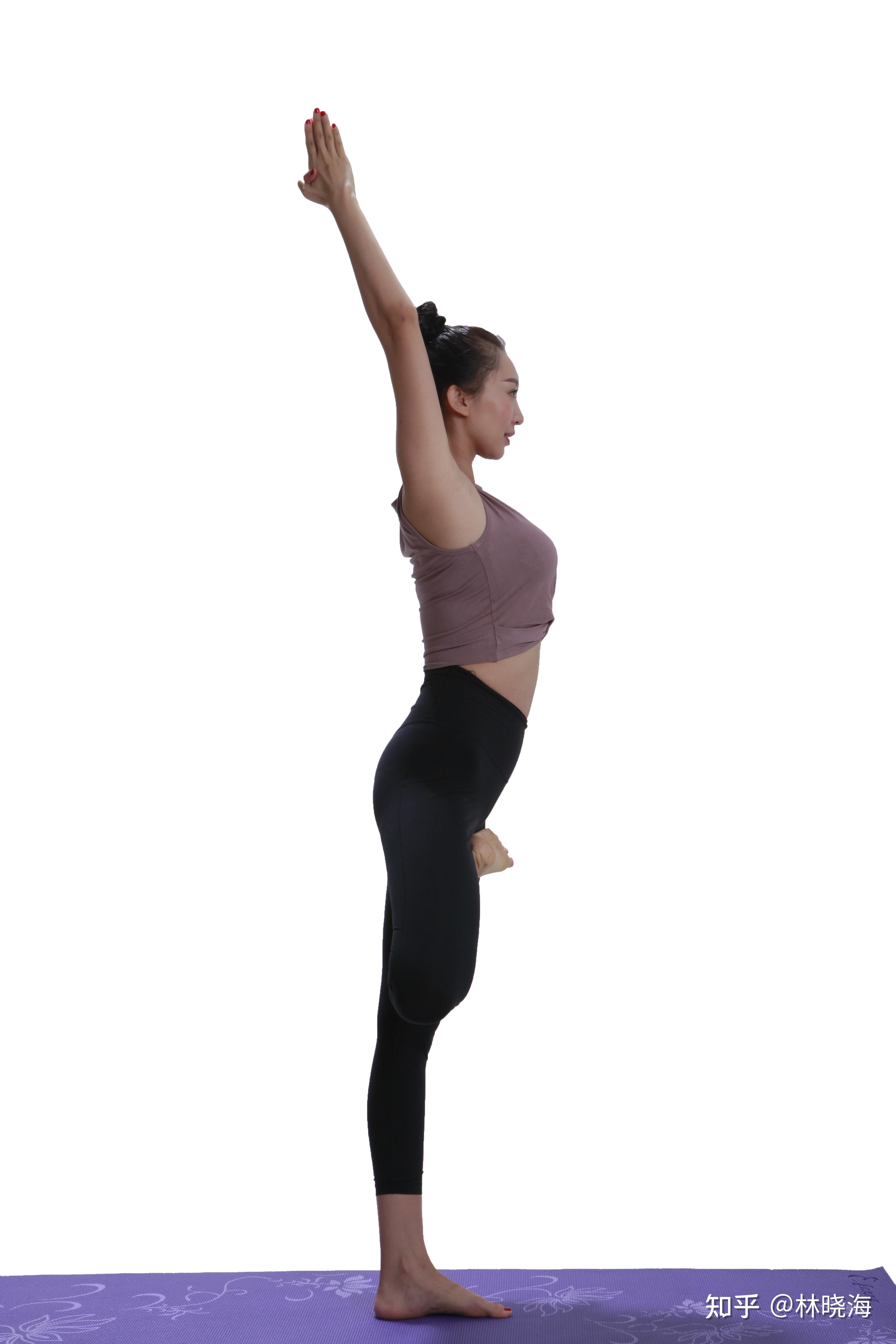 这个瑜伽动作可以加强身体平衡力!