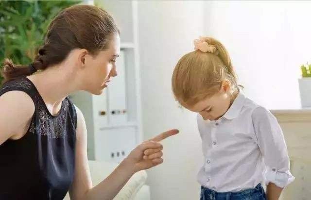 家长对孩子的十句批评不如一句鼓励,打骂的阴影很大,赶紧停吧