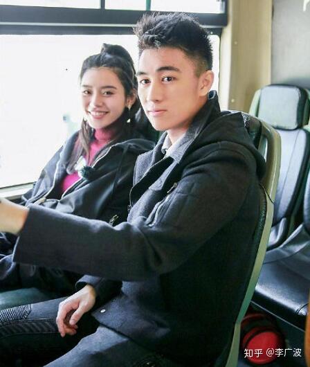 曝何猷君求婚奚梦瑶赌王四太态度大反转帮忙策划或与家产有关