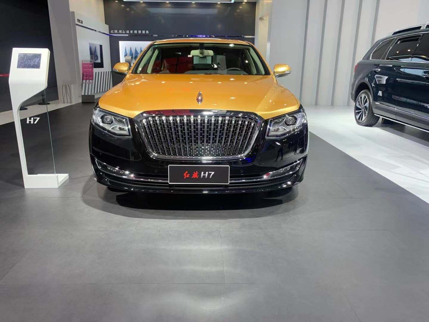2020年广州车展红旗h7双色车身非常有奢华气场后轮驱动